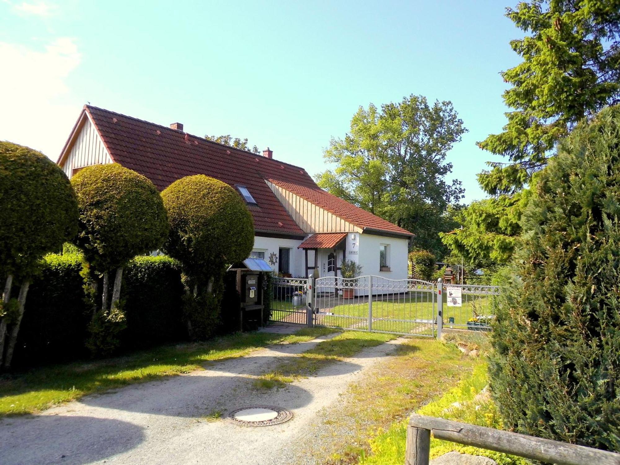 Bungalow Und Ferienwohnung Auf Ruegen Kluis 外观 照片