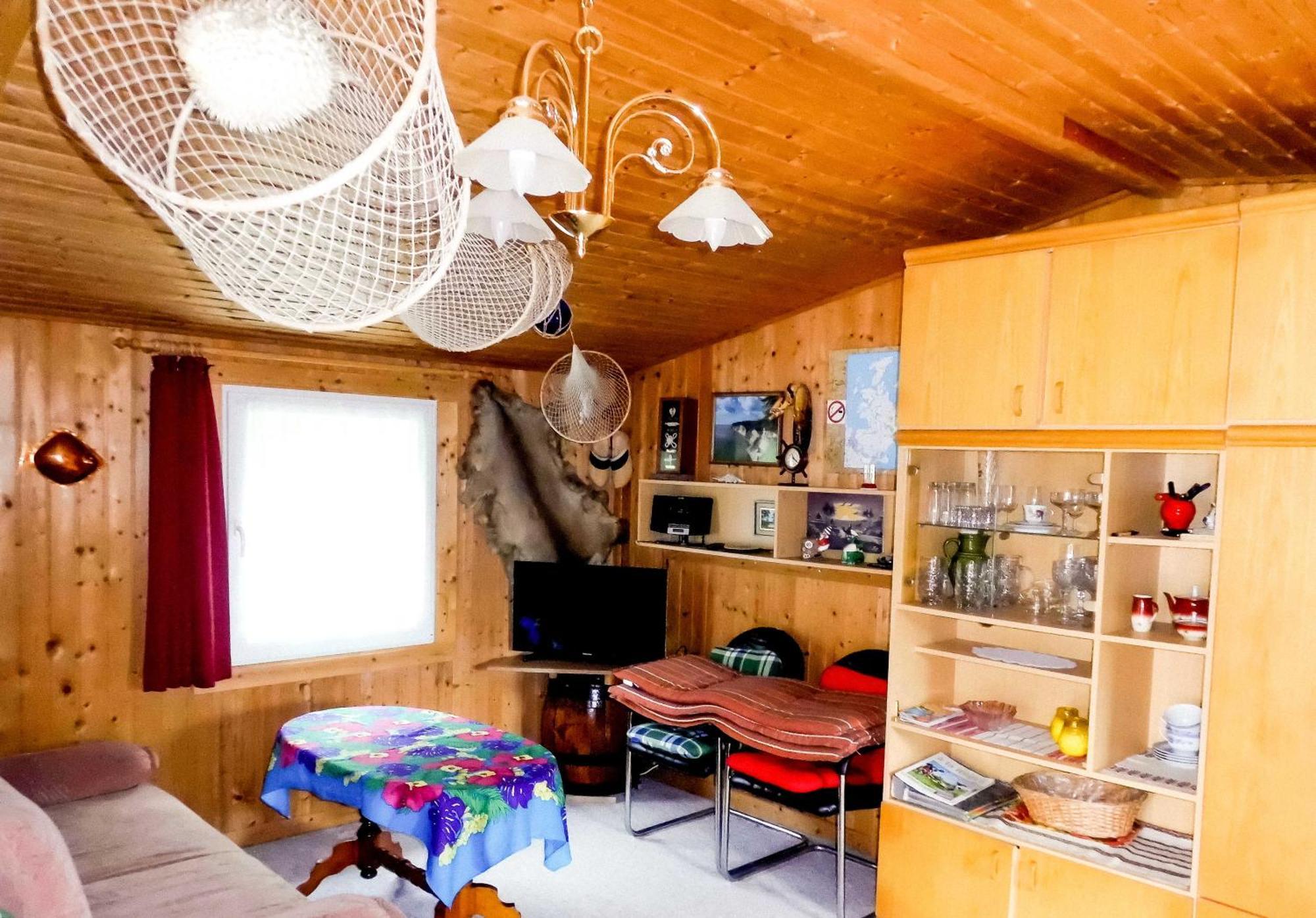 Bungalow Und Ferienwohnung Auf Ruegen Kluis 外观 照片