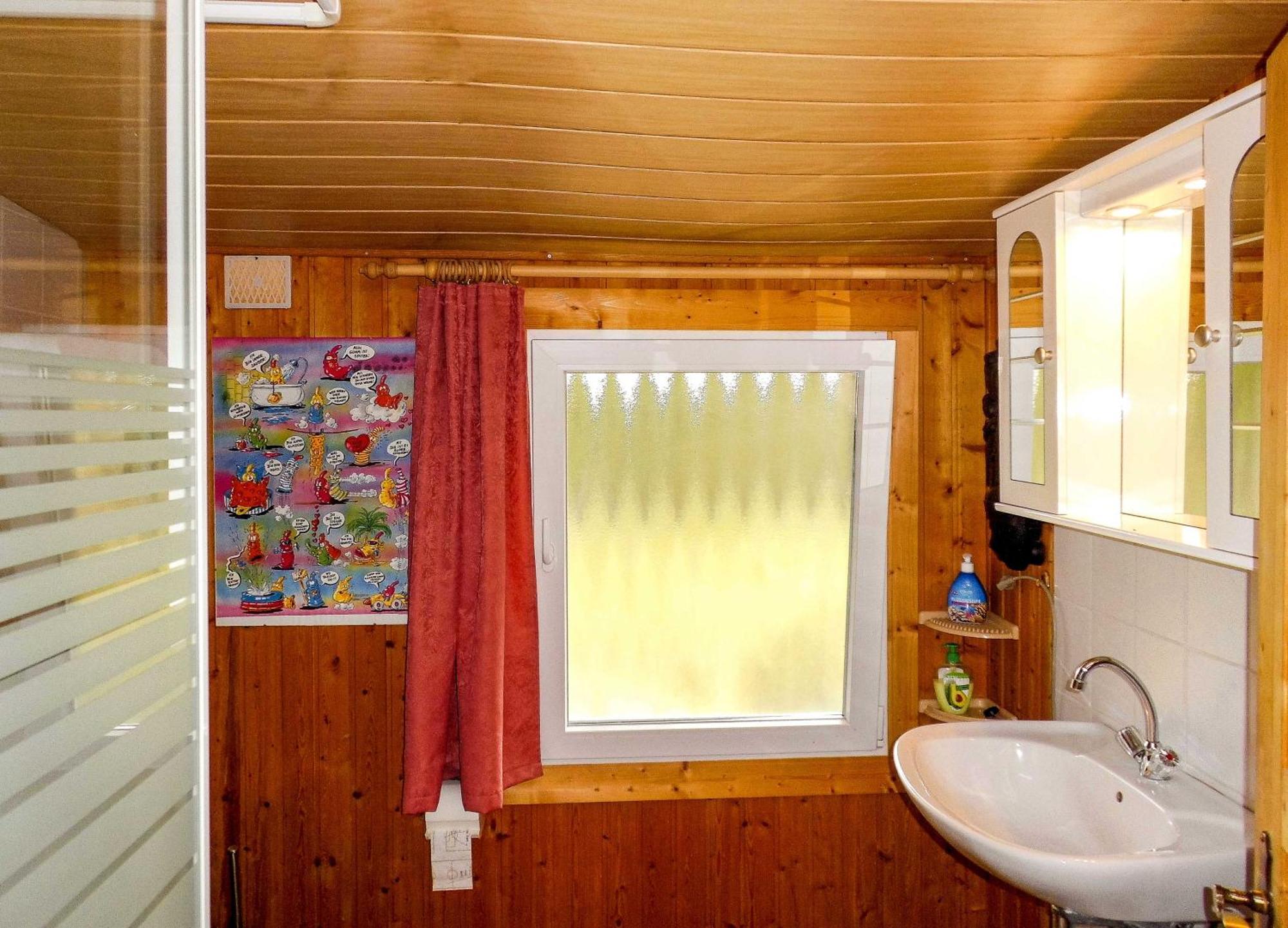 Bungalow Und Ferienwohnung Auf Ruegen Kluis 外观 照片