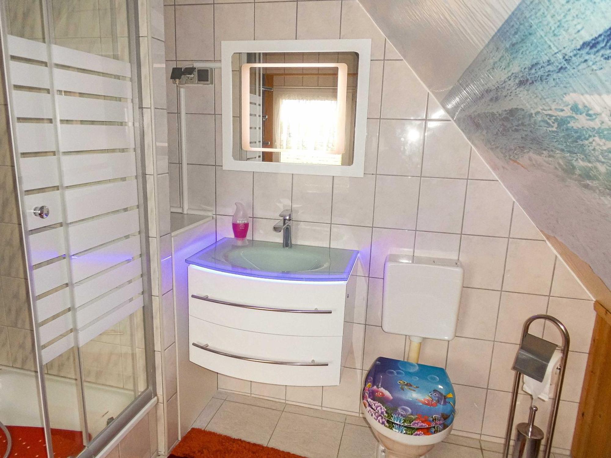 Bungalow Und Ferienwohnung Auf Ruegen Kluis 外观 照片