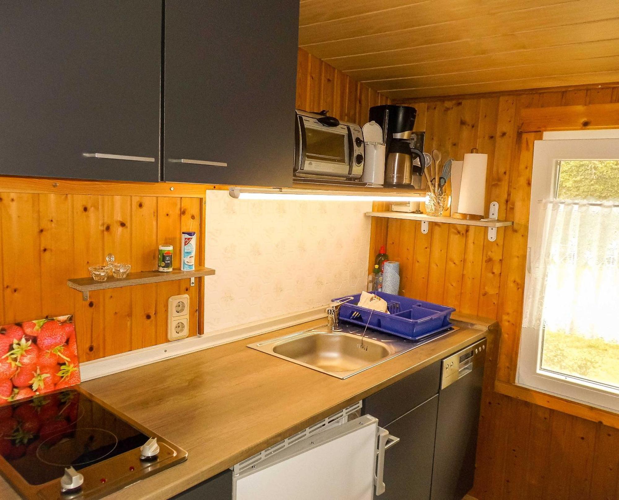 Bungalow Und Ferienwohnung Auf Ruegen Kluis 外观 照片