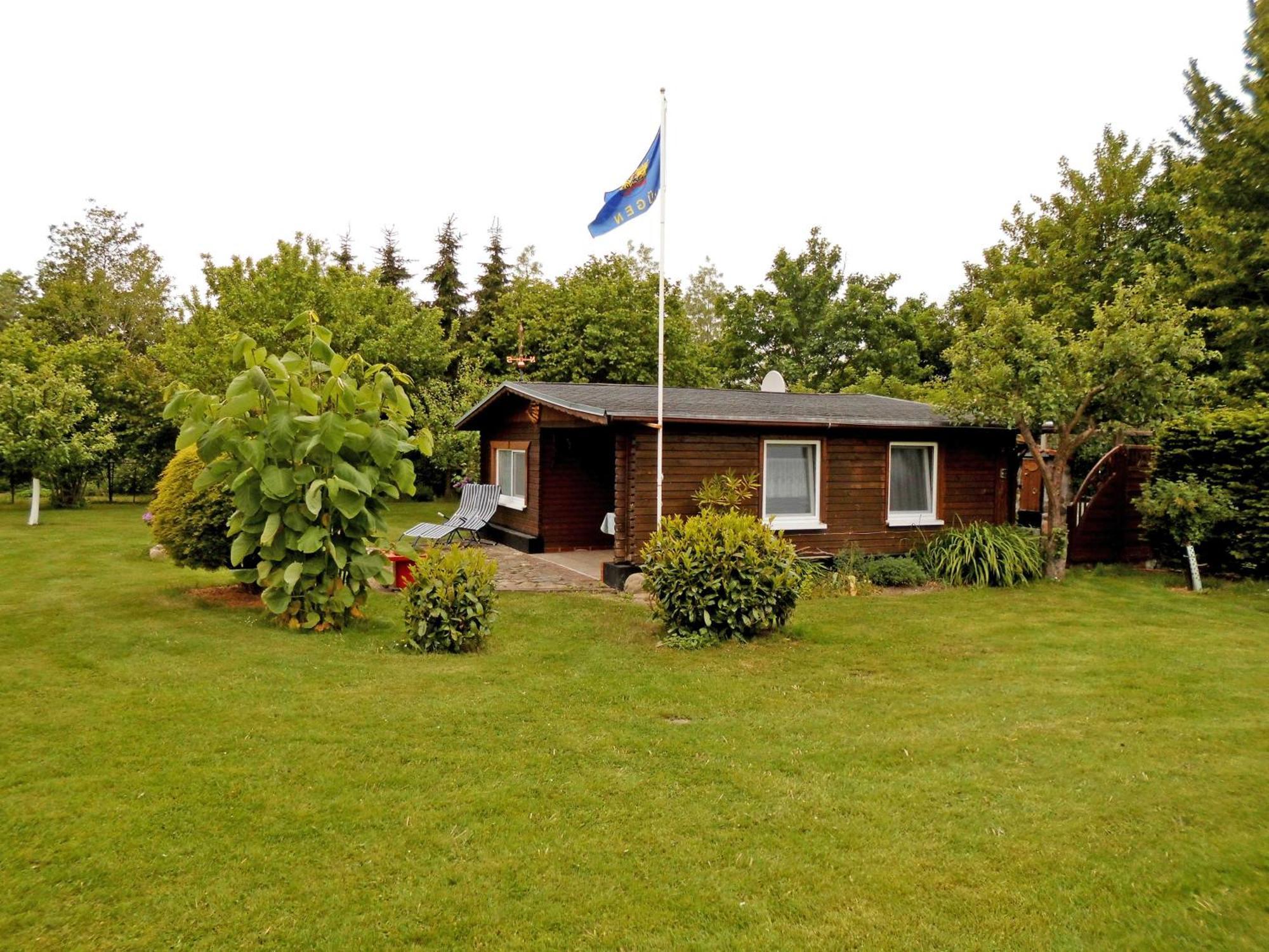 Bungalow Und Ferienwohnung Auf Ruegen Kluis 外观 照片